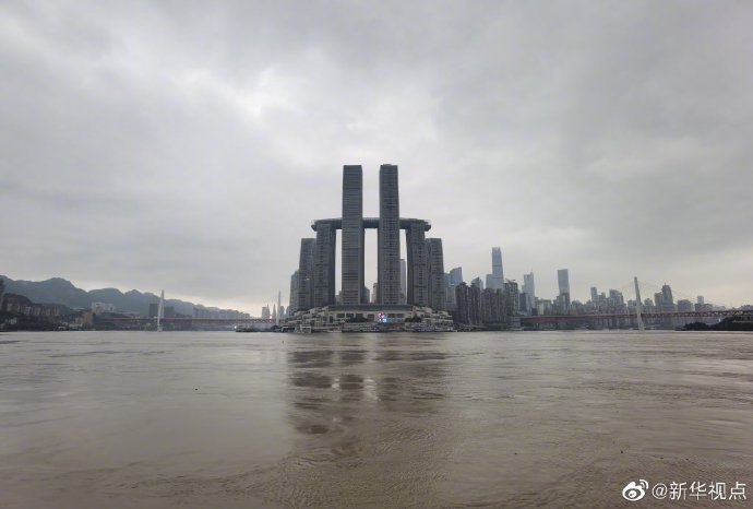 重慶洪崖洞等多處景點(diǎn)被淹，已啟動史上首次防汛I級應(yīng)急響應(yīng)(圖5)