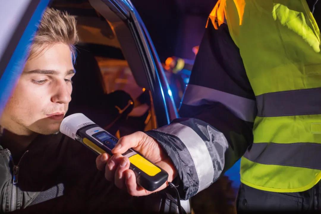 漲姿勢(shì)！帶您了解酒精檢測(cè)設(shè)備的發(fā)展史(圖1)